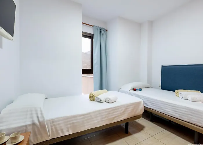 Edificio Carolina אדחה